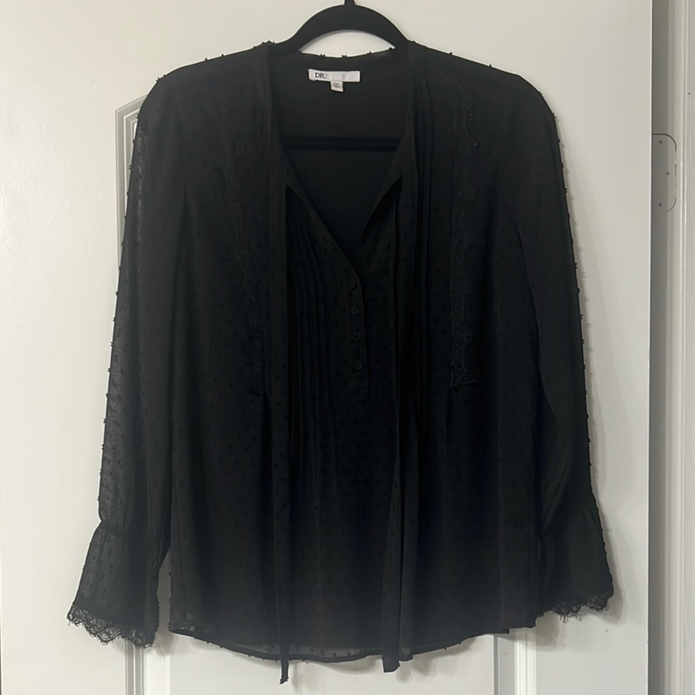 DR2 Black Relaxed Buttoned 3/4 Sleeve Blouse